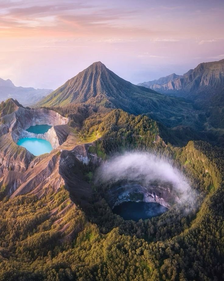 Flores Overland Labuan Bajo - Kelimutu